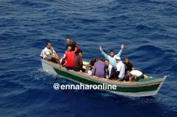 مصرع امراة وإنقاذ 4 «حراقة» بعد انقلاب قاربهم في عرض البحر بمستغانم