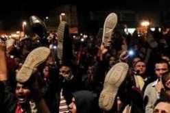 استقبال الوفد المصرى العائد من السعودية  بالاحذية فى مطار القاهرة