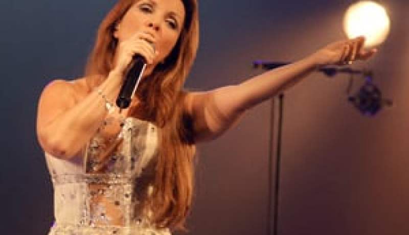 أبدت مواقفها من قضايا الساحة الفنية وكشفت عن سعادتها الفائقة وهي تحل بالجزائر، هيلان سيغارا:أناهض كل ما يسيئ إلى الأطفال.. وأبكي على أطفال فلسطين وإسرائيل والعراق لأنهم أطفال.