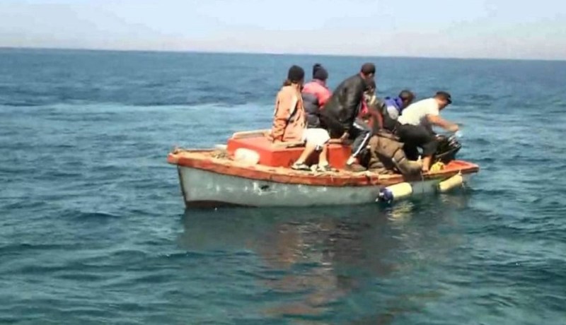 إنقاذ 14 حراڨة بينهم إمرأة ورضيع في مستغانم