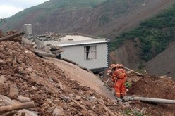 مقتل 16 شخصا وفقدان 21 آخرين جراء وقوع انهيار أرضي شرقي الصين