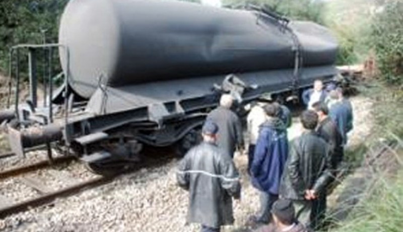 إنحراف قطار لنقل الوقود عن السكة الحديدية بسعيدة