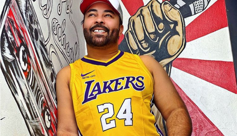 كادير الجابوني يطرح أغنيتين جديدتين بعد “الباك”