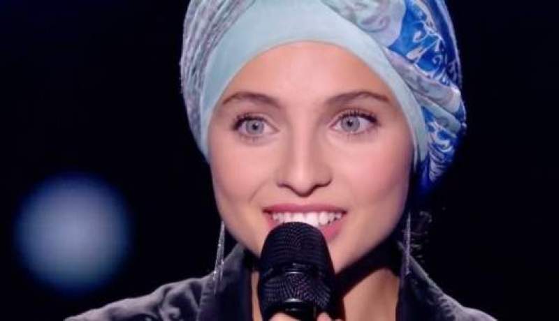 بالرّغم من انسحابها ..”منال ابتسام” تتفوق على مشتركي “ذا فويس”