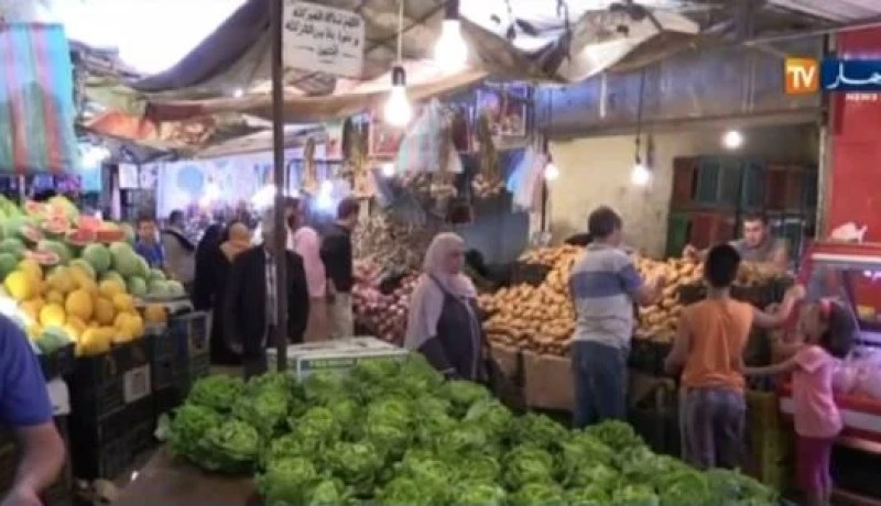 وزارة التجارة ترفع نسبة التجار المداومين خلال يومي العيد بـ 10 بالمائة