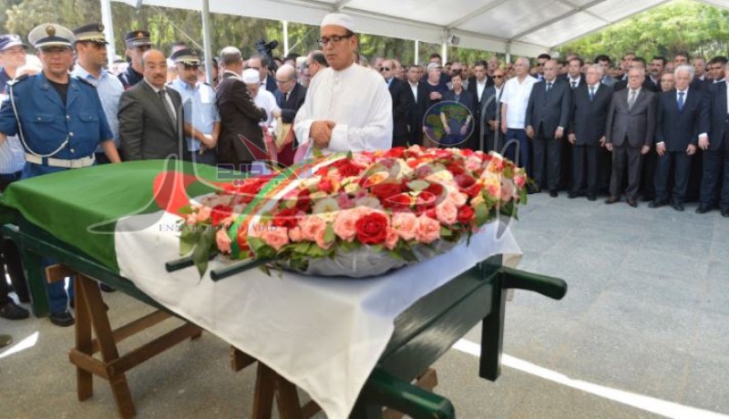 بالصور: جنازة رسمية مهيبة لرضا مالك