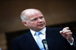 هيغ يقول أن سعى ايران لامتلاك أسلحة نووية قد يؤدي لسباق تسلح