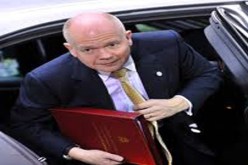 وزير الخارجية البريطاني يصل تونس للمشاركة في مؤتمر أصدقاء سوريا