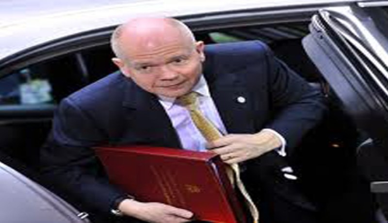 وزير الخارجية البريطاني يصل تونس  للمشاركة في مؤتمر أصدقاء سوريا