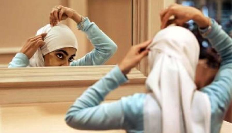 تصاميم ألبسة اليهود والنصارى تغزو أسواقنا تحت شعار الموضة والتحضر