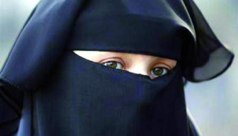 مسجد باريس‮ ‬يقول بأن الإسلام لم‮ ‬يفرض وضع‮ ''‬البُرقع‮'' ‬