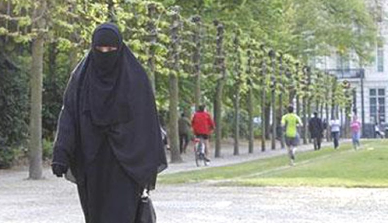 دخول قانون منع ارتداء النقاب والبرقع في بلجيكا حيز التنفيذ