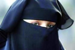 جزائري مغترب في فرنسا مهدّد بالطرد لأن زوجته ترتدي النقاب!