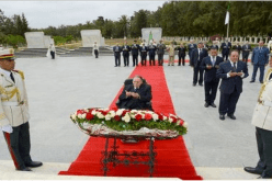 بوتفليقة يترحّم على أرواح شهداء ثورة نوفمبر بمقبرة العالية