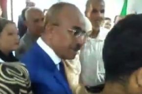 بالفيديو وزير الداخلية يشرف على عقد قران شابين في البليدة