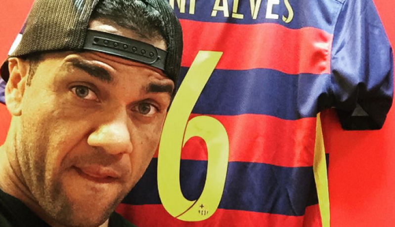 بالفيديو..شاهد أخر خرجات داني ألفيس لاعب برشلونة