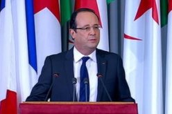 هولاند يعترف بمعاناة الشعب الجزائري ابان الاستعمار الفرنسي