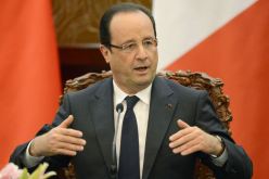 هولاند يدعو لرفع العقوبات المفروضة على روسيا