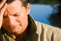 خطبتها‮ ‬ولأنّني‮ ‬أشك في‮ ‬أمرها متردد في‮ ‬إتمام مشروع الزواج