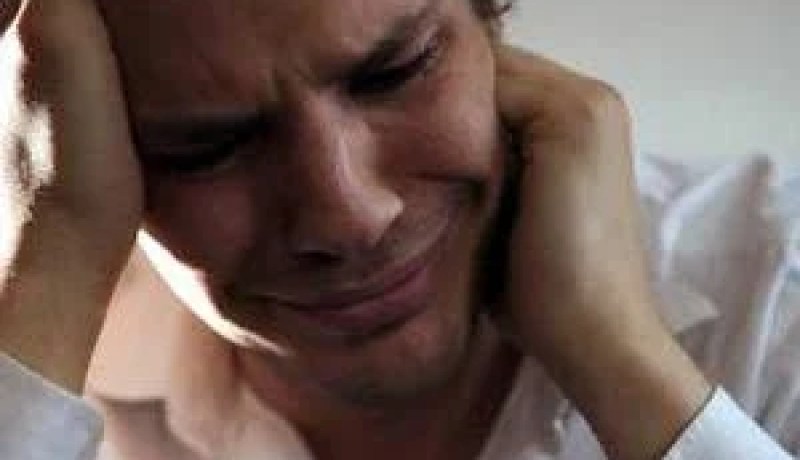 هل أعتني‮ ‬بوالدي‮ ‬المريض بعد جريمته البشعة في‮ ‬حق والدتي؟