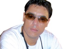 قال إنه اعتزل الفن بعد وفاة والدته، ثم تراجع، الفنان الشاوي، نصر الدين حرة، لـ “النهار”:ألبوم “يانوارة” وأغنية عن الوطن وأخرى عن المنتخب الوطني ستكون مفاجأة الصيف