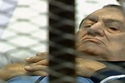 مبارك يقول أنه سوف يفجر مفاجآت بعد كتابة مذكراته