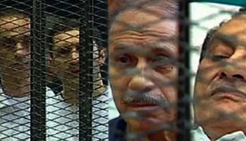 استئناف محاكمة مبارك ونجليه ووزير داخليته بالقاهرة