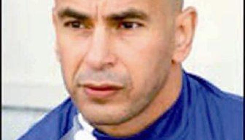 رئيس الزمالك يحذّر حسام حسن من انتقاد الحكم الجزائري بنوزة