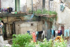 سكان حوش القلعة بالشراڤة يهددون بالاحتجاج : عائلات تعيش العزلة والحرمان بسبب قطع الطريق