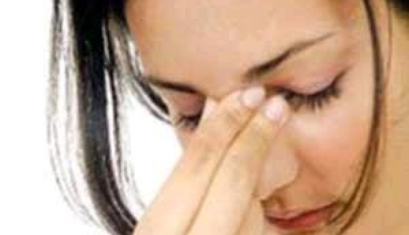 صعب عليه الإختيار لأنّه محتار بيني وبينها