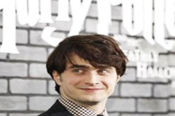 النجم هاري بوتر يعترف باحتساء الخمر قبل تصوير بعض المشاهد