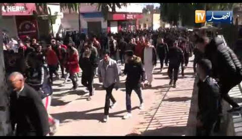 شاهد.. مسيرات سلمية بولاية تيسمسيلت ضدّ ولاية رئاسية جديدة