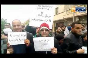 شاهد..مظاهرات سلمية بالـ”السوقر” تطالب بالتغيير !!