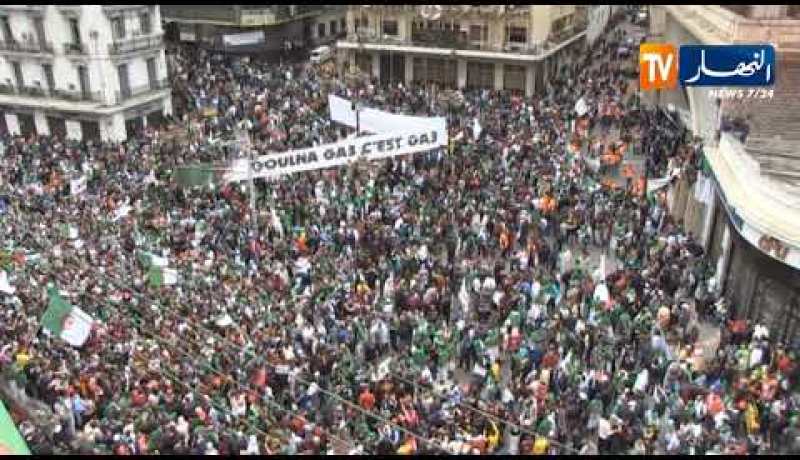 الشعب يرفض كلّ من كان في الحكومة القديمة لبناء جزائر جديدة !!