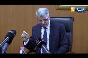 “وزير السياحة :” أسعار الكتاب العلمي مشكل حقيقي