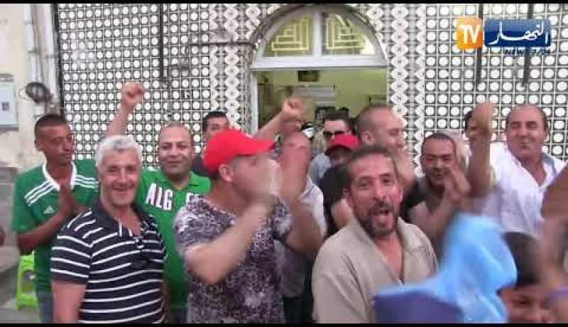 سكيكدة: هكذا عاش أنصار المنتخب الوطني في المقاهي الشعبية المباراة والفرحة بعد نهايتها