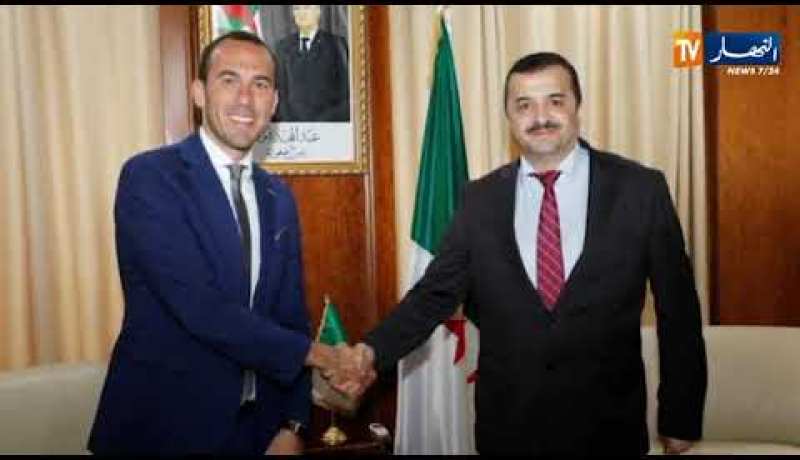 عرقاب يستقبل الوزير الإيطالي في الشؤون الخارجية والتعاون الدولي