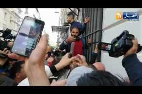 شاهد رئيس شبيبة القبائل شريف ملال أمام محكمة سيدي محمد بالعاصمة