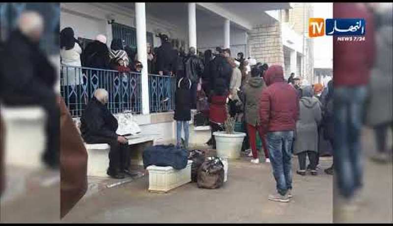 تبسة: تونسيون يحتجون أمام المعبر الحدودي بوشبكة
