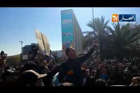 سياسة: مسيرات سلمية تطالب بالتغيير والإصلاح السياسي