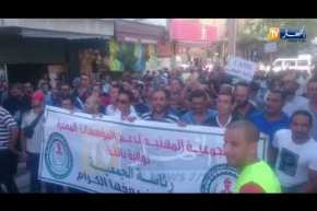 تيزي وزو:مستفيدو لونساج و كناك في مسيرة وطنية حاشدة للمطالبة بالعفو الشامل للديون