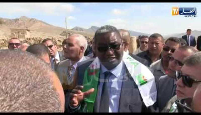 المسيلة: شاهد كيف رد وزير السياحة على منتخب محلي و مواطن طالبوا بإنجاز فندق بمحيط قلعة بني حماد