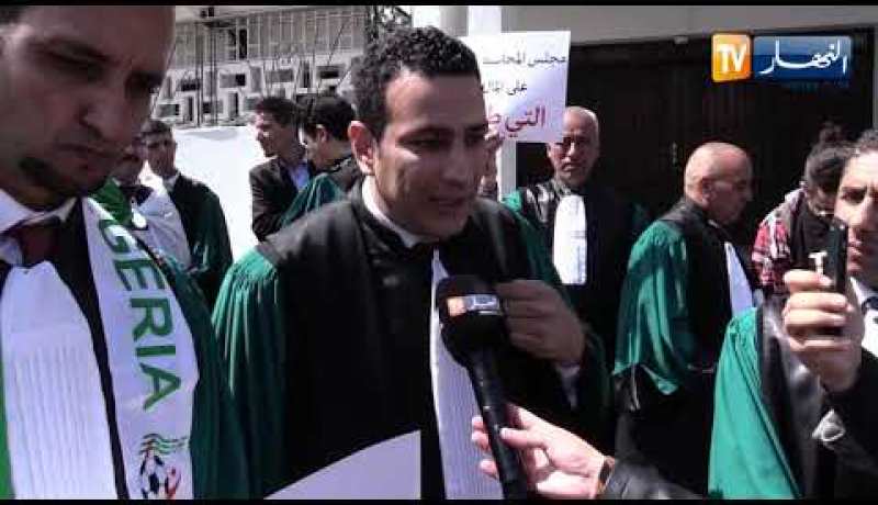 العاصمة: قضاة مجلس المحاسبة في وقفة تضامنية لمساندة الحراك الشعبي