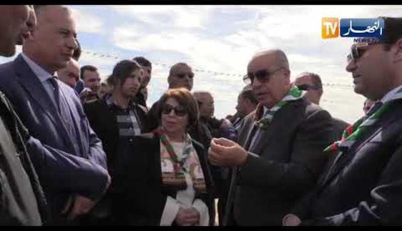 وزير الموارد المائية يؤكد لأحد المقاولين على إحترام الآجال المحددة للمشاريع