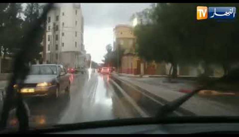 مشاهد رائعة لتساقط كبير لحبات البرد بولاية سيدي بلعباس