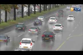 أمطار رعدية غزيرة وثلوج على المرتفعات التي يصل علوها 900 متر