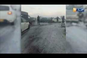 سطيف: حادث مرور مروع إثرى إصطدام تسلسلي للسيارات بالطريق السيار شرق غرب