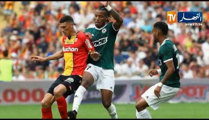 مهدي تاهرت يعود للتدريبات الفردية مع نادي لانس بعد شفائه من الإصابة