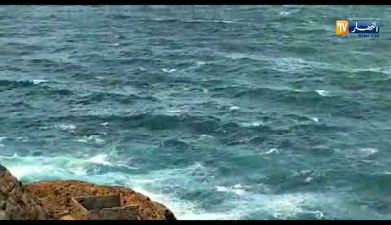 رياح قوية وأمواج عاتية بوهران !!