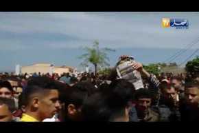 عدد اليوم من “جريدة النهار” يصنع الحدث أمام محكمة تيبازة